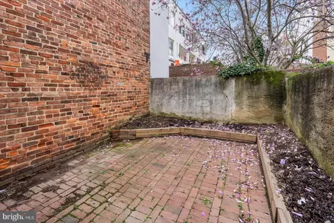 Exterior - 902 Harden Ct, Baltimore, MD 21230 photo 4 of 6