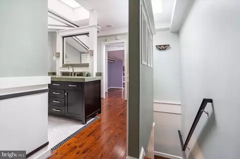 Entry Way - 902 Harden Ct, Baltimore, MD 21230 photo 6 of 7