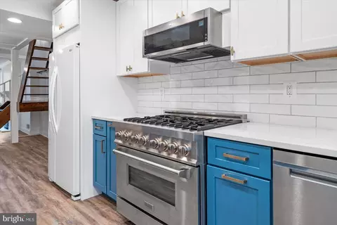 Kitchen - 902 Harden Ct, Baltimore, MD 21230 photo 2 of 4