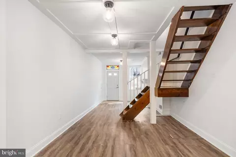 Entry Way - 902 Harden Ct, Baltimore, MD 21230 photo 3 of 7