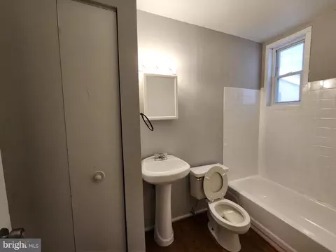 Bath - 436 E Lanvale St, Baltimore, MD 21202 photo 3 of 4