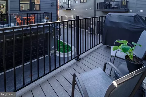 Exterior - 4001 Harmony Ct, Baltimore, MD 21224 photo 6 of 13