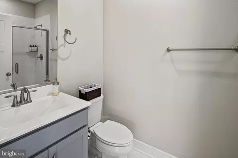 Bath - 4001 Harmony Ct, Baltimore, MD 21224 photo 5 of 5