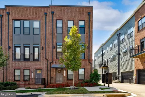 Exterior - 4001 Harmony Ct, Baltimore, MD 21224 photo 2 of 13