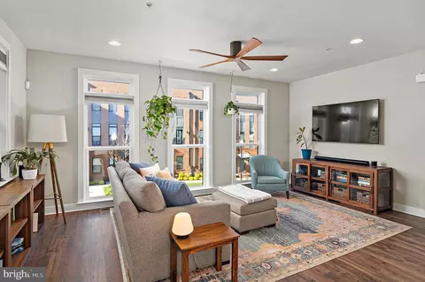 Living - 4001 Harmony Ct, Baltimore, MD 21224 photo 1 of 2
