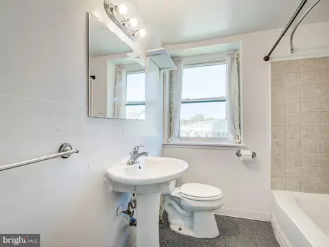 5205 Saybrook Rd, Baltimore, MD 21206 photo 8