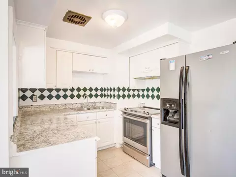 5205 Saybrook Rd, Baltimore, MD 21206 photo 6