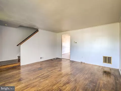 5205 Saybrook Rd, Baltimore, MD 21206 photo 3