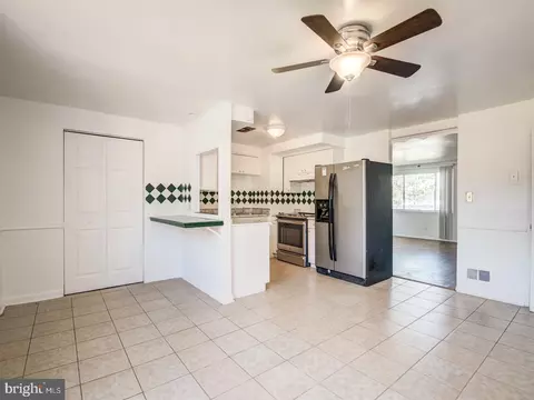 5205 Saybrook Rd, Baltimore, MD 21206 photo 4