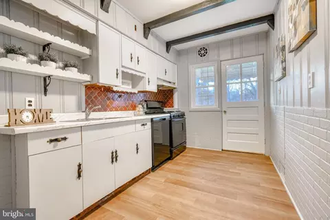 Kitchen - 6006 Hillen Rd, Baltimore, MD 21239 photo 3 of 5