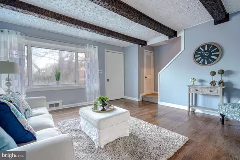 Living - 6006 Hillen Rd, Baltimore, MD 21239 photo 4 of 5