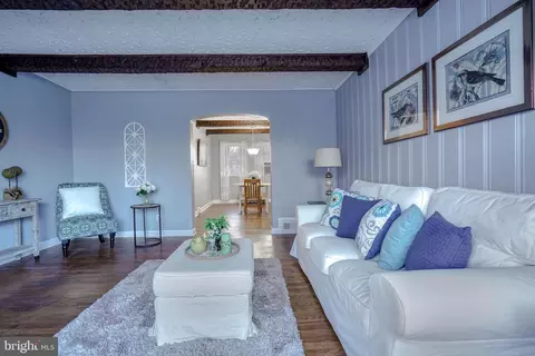 Living - 6006 Hillen Rd, Baltimore, MD 21239 photo 2 of 5