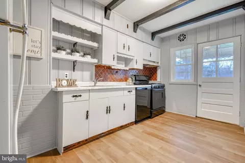 Kitchen - 6006 Hillen Rd, Baltimore, MD 21239 photo 2 of 5