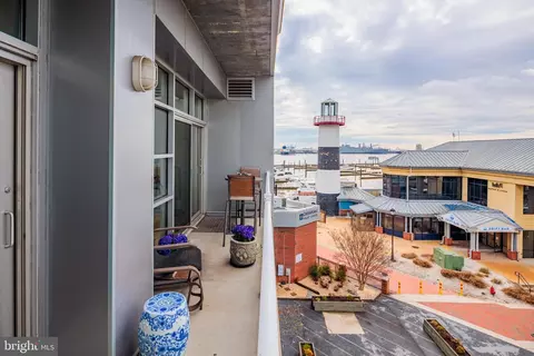 View/Area - 2772 Lighthouse Pt E #316, Baltimore, MD 21224 photo 3 of 8