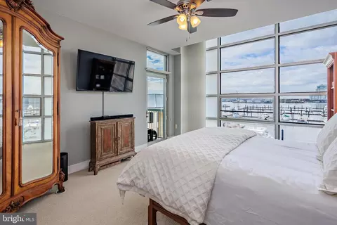 Bedroom - 2772 Lighthouse Pt E #316, Baltimore, MD 21224 photo 6 of 10