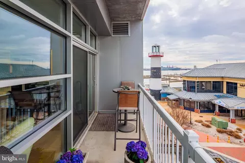 Exterior - 2772 Lighthouse Pt E #316, Baltimore, MD 21224 photo 2 of 3