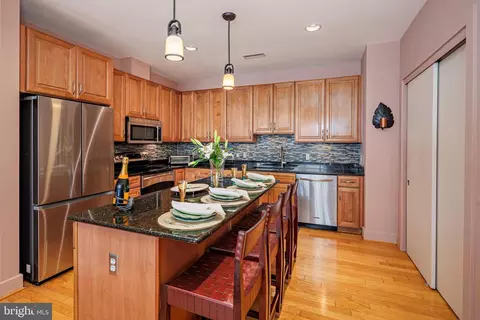 Kitchen - 2772 Lighthouse Pt E #316, Baltimore, MD 21224 photo 1 of 5