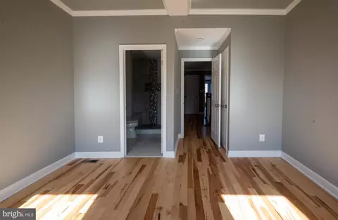 Entry Way - 2042 E Preston St, Baltimore, MD 21213 photo 2 of 2