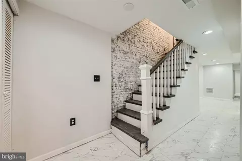 Entry Way - 1614 E Lanvale St E, Baltimore, MD 21213 photo 3 of 3