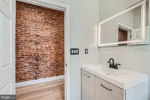 Bath - 1614 E Lanvale St E, Baltimore, MD 21213 photo 5 of 6