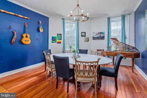 Dining - 5926 Smith Ave, Baltimore, MD 21209 photo 2 of 3