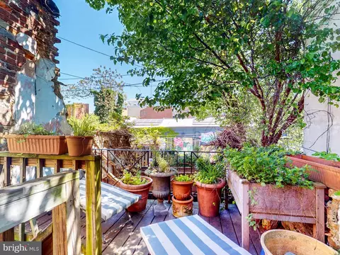 Exterior - 835 S Bond St, Baltimore, MD 21231 photo 3 of 15