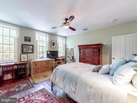 Bedroom - 835 S Bond St, Baltimore, MD 21231 photo 2 of 5