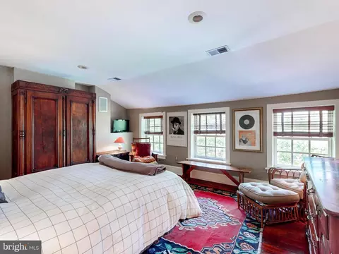 Bedroom - 835 S Bond St, Baltimore, MD 21231 photo 3 of 5