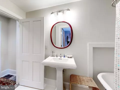 Bath - 835 S Bond St, Baltimore, MD 21231 photo 5 of 5