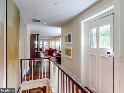 Entry Way - 835 S Bond St, Baltimore, MD 21231 photo 1 of 1