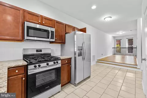 408 E Oliver St, Baltimore, MD 21202 photo 8