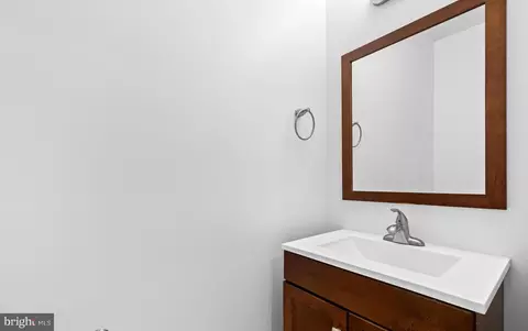 408 E Oliver St, Baltimore, MD 21202 photo 9