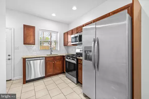 408 E Oliver St, Baltimore, MD 21202 photo 7