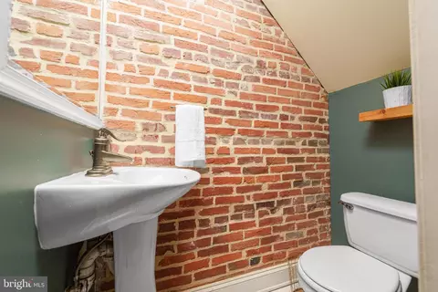 Bath - 1246 William St, Baltimore, MD 21230 photo 1 of 8