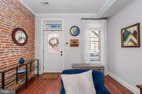 Living - 1246 William St, Baltimore, MD 21230 photo 2 of 5