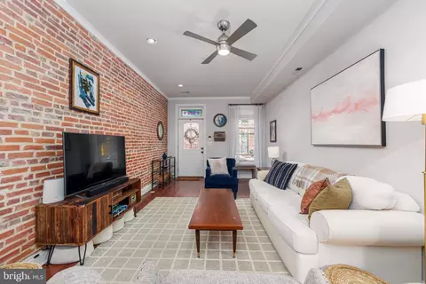 Living - 1246 William St, Baltimore, MD 21230 photo 4 of 5