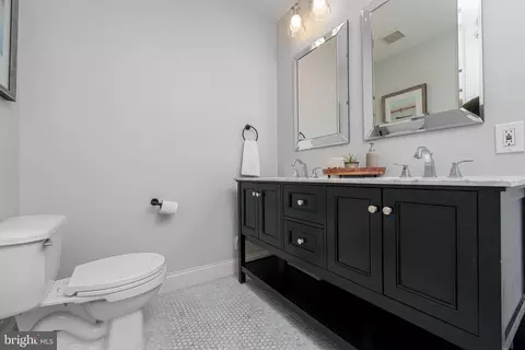 Bath - 1246 William St, Baltimore, MD 21230 photo 7 of 8