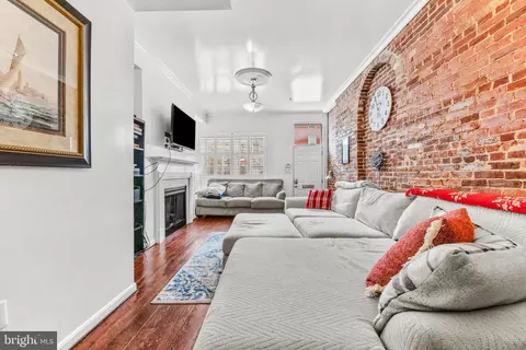 Living - 1264 Battery Ave, Baltimore, MD 21230 photo 2 of 2