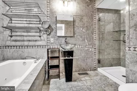 Bath - 1264 Battery Ave, Baltimore, MD 21230 photo 7 of 7