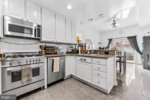 Kitchen - 1264 Battery Ave, Baltimore, MD 21230 photo 1 of 4