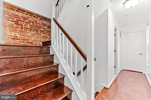 Entry Way - 1264 Battery Ave, Baltimore, MD 21230 photo 4 of 5