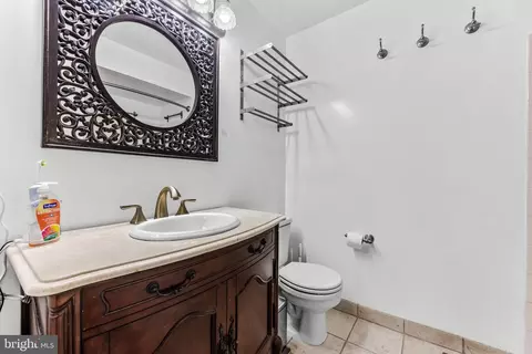 Bath - 1264 Battery Ave, Baltimore, MD 21230 photo 2 of 7