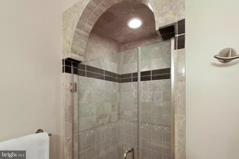 Bath - 106 E Montgomery St, Baltimore, MD 21230 photo 4 of 10