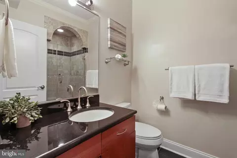 Bath - 106 E Montgomery St, Baltimore, MD 21230 photo 3 of 10