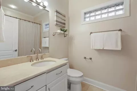 Bath - 106 E Montgomery St, Baltimore, MD 21230 photo 5 of 10