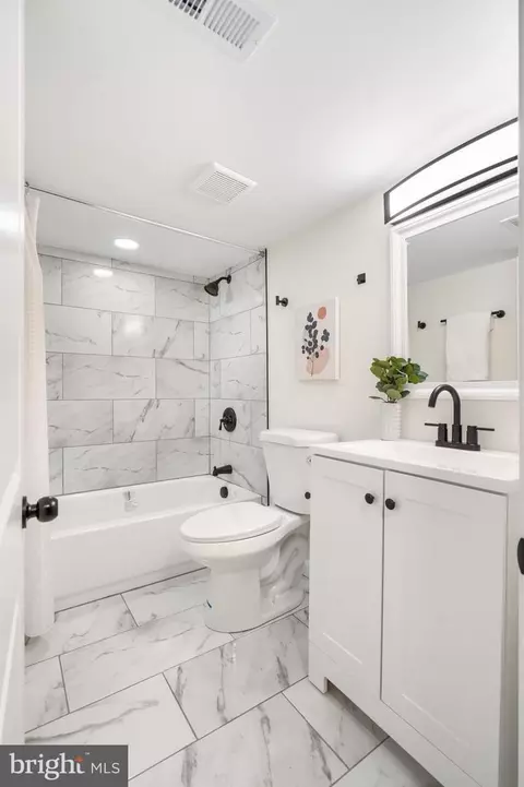 Bath - 1602 Pumphrey St, Baltimore, MD 21224 photo 2 of 2