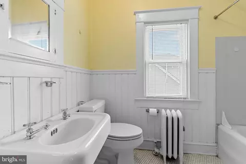 Bath - 3315 Lerch Dr, Baltimore, MD 21214 photo 1 of 2