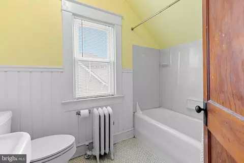 Bath - 3315 Lerch Dr, Baltimore, MD 21214 photo 2 of 2
