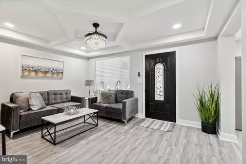 Living - 4906 Gilray Dr, Baltimore, MD 21214 photo 3 of 5