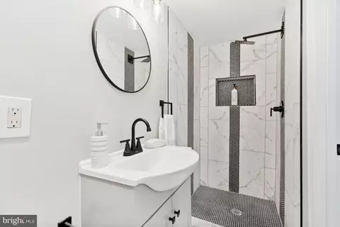 Bath - 4906 Gilray Dr, Baltimore, MD 21214 photo 2 of 2